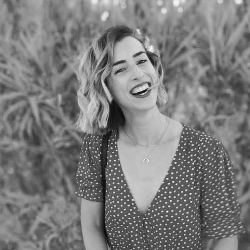Nora Álvaro