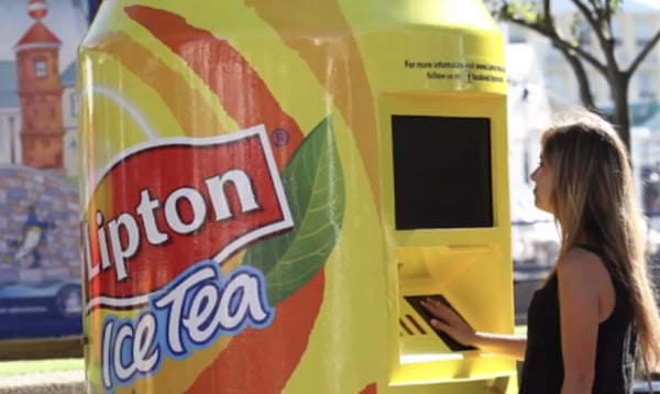 street marketing Lipton Tea