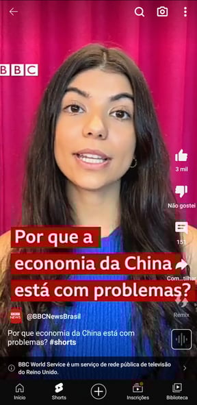 Esta é uma captura de tela do Youtube Shorts que mostra uma influenciadora